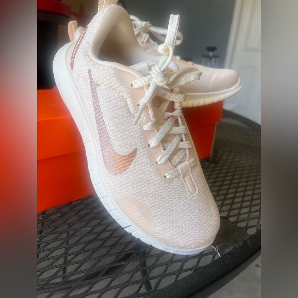 Nike Flex Experience Sneakers (WIDE)